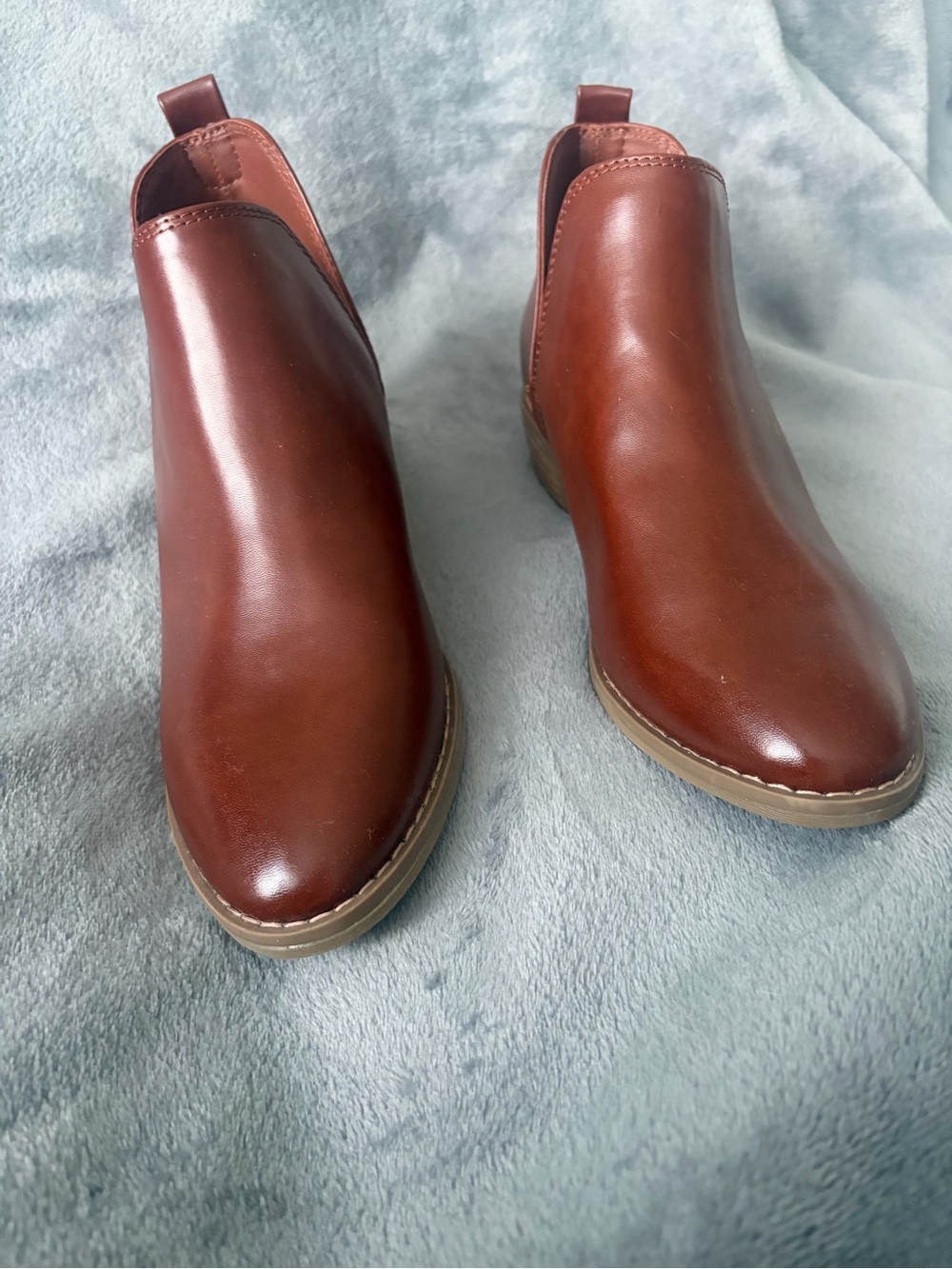 Universal Thread Chestnut Brown Leather Slip-On Chelsea Booties Fall Western